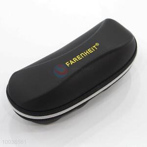 Black eye glasses/sunglasses case with zipper