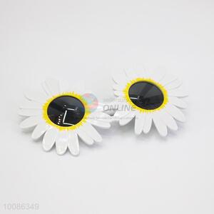 White flower shaped plastic glasses/glasses for party