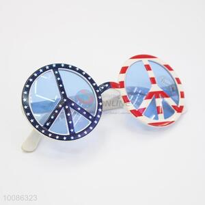 Peace symbol shaped plastic glasses/glasses for party