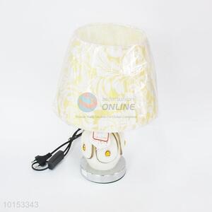 Pretty european style bedside table lamp