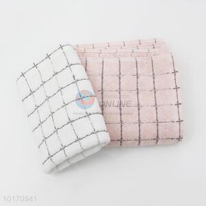 Wholesale 100% Cotton Bath Towels with Grids Pattern