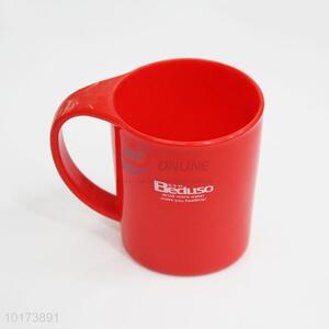 China Factory Plastic Cup Drink Cup with Handle