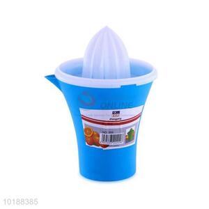 BLUE PLASTIC JUICER