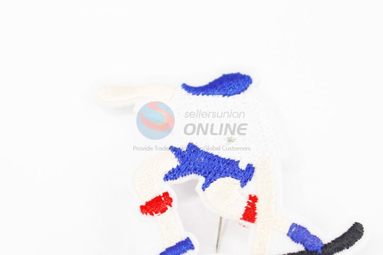 Bottom price new arrival embroidery badge brooch