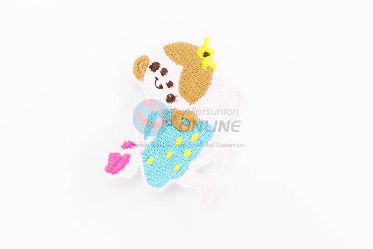 Promotional low price embroidery badge brooch