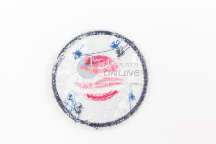 2017 Hot selling round shape embroidery badge brooch