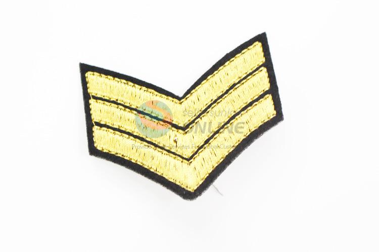 New design arrow shape embroidery badge brooch