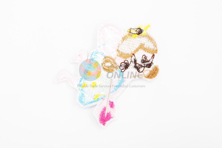 Promotional low price embroidery badge brooch