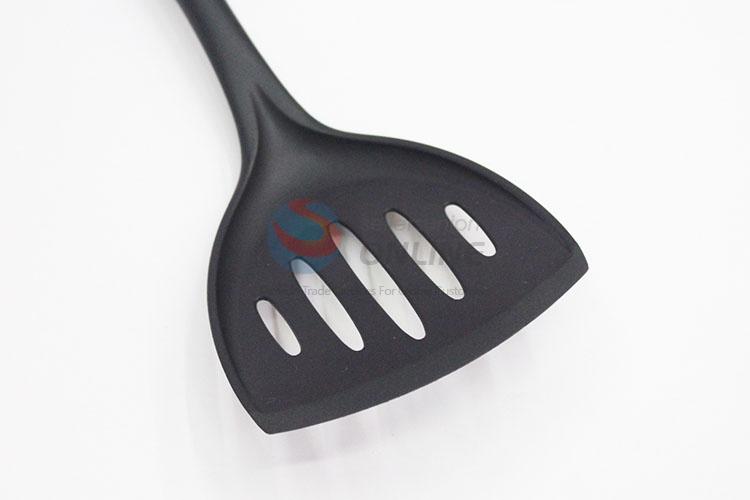 Top quality low price fashion black leakage shovel