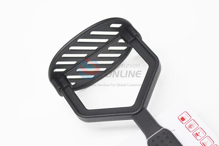 Heat Resistant Black Plastic Leakage Shovel Wholesale Price