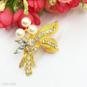 Fancy Crystal Brooch Metal Breastpin with Low Price