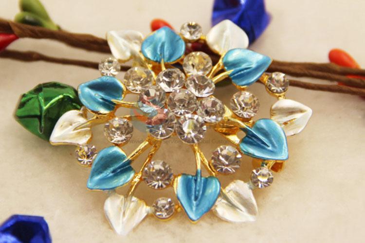 Hot Sale Flower Shaped Alloy Brooch for Clothes