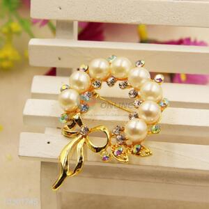 Pearl Decorative Alloy Brooch for Clothes with Low Price