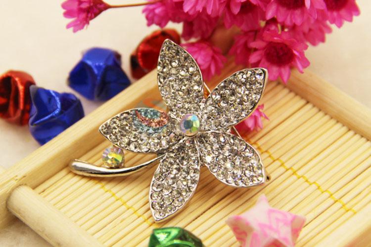 Promotional Gift Crystal Breastpin Brooch in Flower Shape