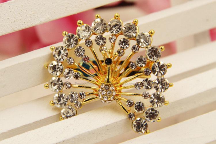 Elegant Peacock Shaped Alloy Brooch for Clothes