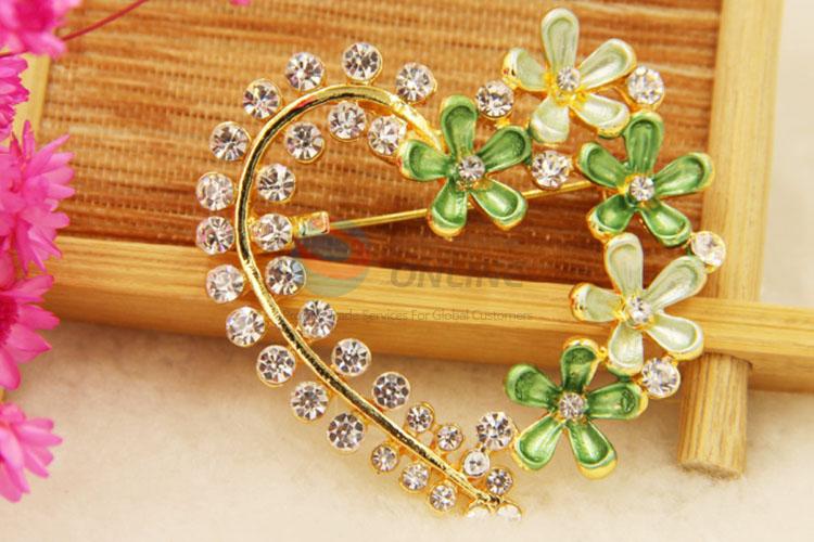 Elegant Decorated Crystal Rhinestone Brooch in Heart Shape