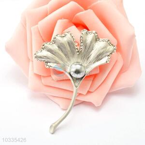 Nice classic cheap ginkgo leaf brooch