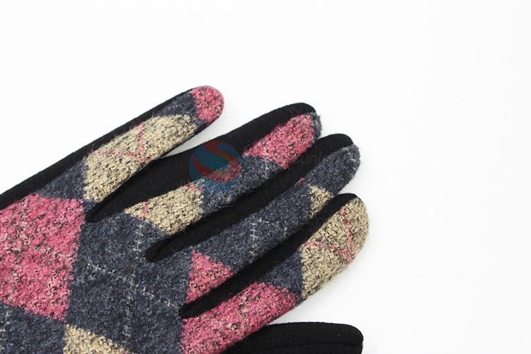 Fancy design hot selling women winter warm plaid gloves