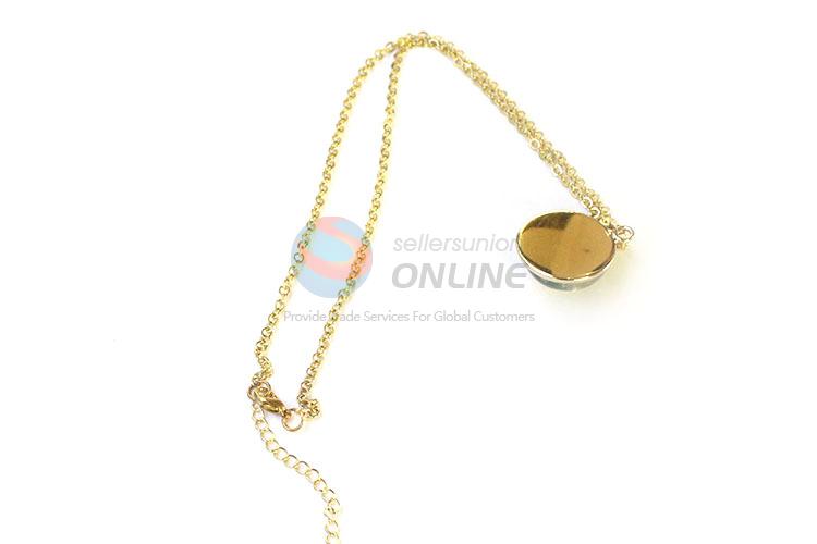 Creative Design Round Pendant With Gold Chain