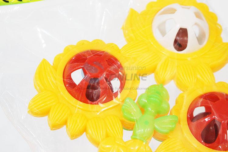 China Factory Plastic Baby Rattle Toys with Flower