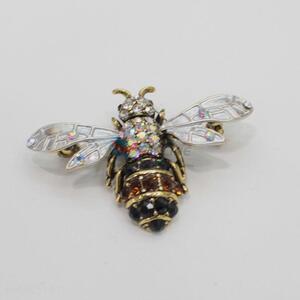 Fashion design bee brooch