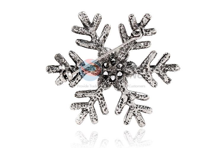 Bottom price snowflake shape alloy brooch