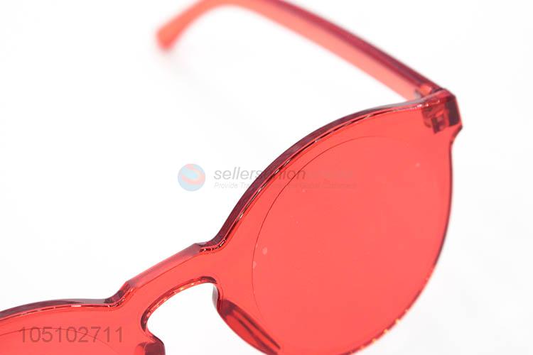 China Factory Outdoor Red Sun Glasses Holiday Sunglasses