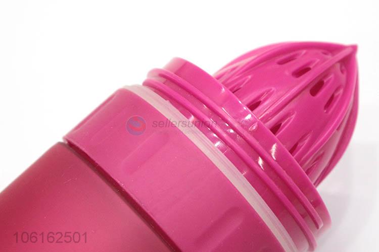 Promotional plastic lemon cup portable manual juice cup