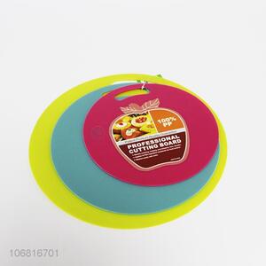 China OEM kitchen use round plastic cutting board set