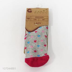 China supplier girls anit-slip winter ankle socks with heart pattern