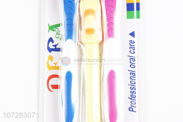 Hot sale custom logo travel use plastic toothbrush set for adults