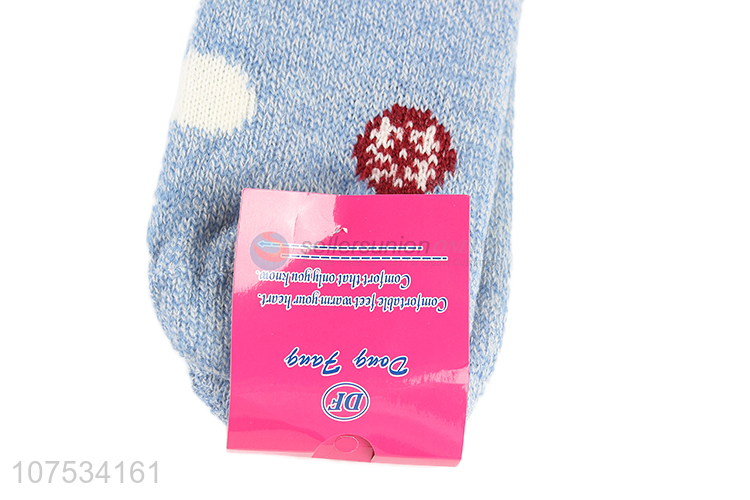 Latest design ladies fuzzy winter floor socks slipper socks