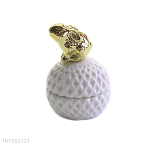 New Product White Ceramic Storage Jar With Gold Frog Decoration Lid