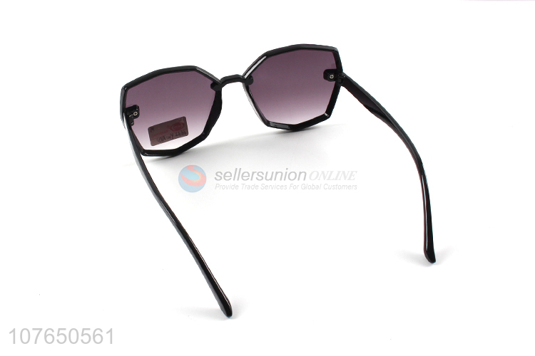 High Quality Irregular Frame Sunglasses Fashion Shades Eyeglasses