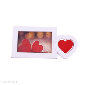 Lovely Heart Design Plastic Photo Frame For Home Decoration