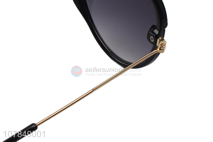 Fashion Style Plastic Sunglasses Cool Eyewear For Sale