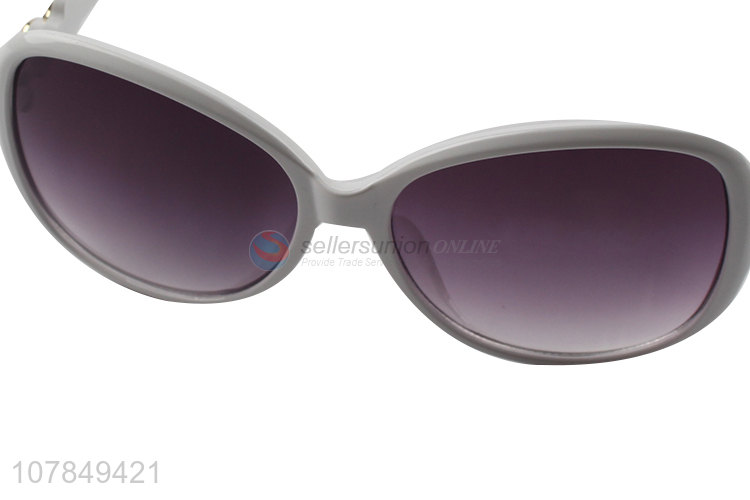 Popular Fashion Sunglasses White Frame Eyewear For Ladies