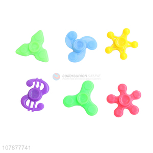 Wholesales children capsule toy plastic finger spinner toys