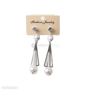 Online wholesale decorative pearl drop pendant earring for women