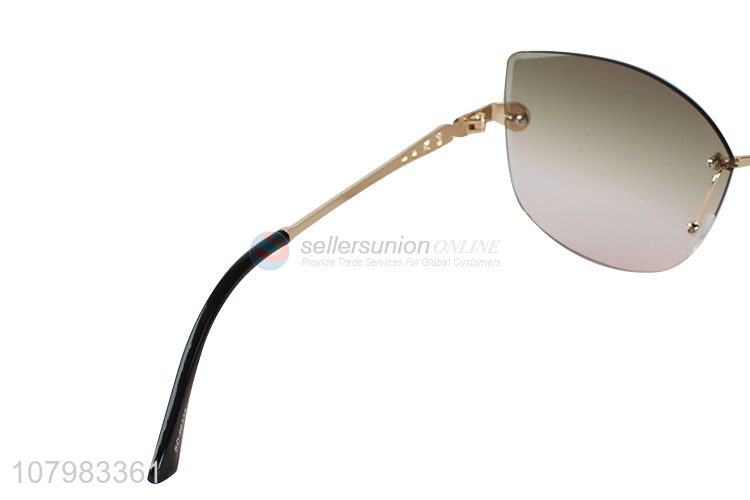 Popular Leisure Holiday Sunglasses Cheap Eyewear For Adults