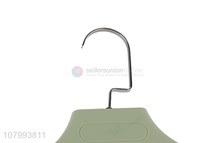 Low price colorful plastic wide clothes hanger heavy duty non-slip coat hanger