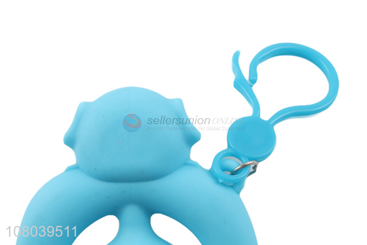 Yiwu wholesale blue cartoon rodent control pioneer sucker gripper