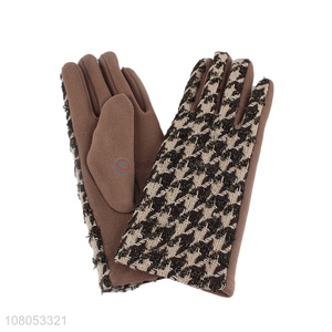 Yiwu supplier ladies outdoor cold-proof gloves wholesale