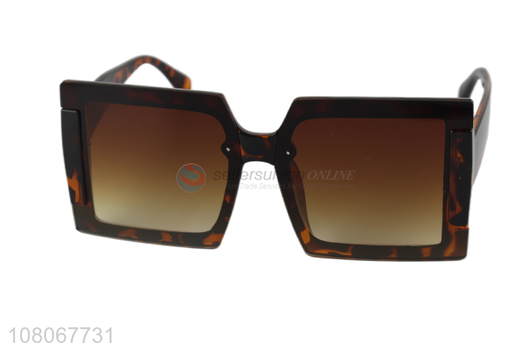 Latest arrival stylish shield sunglasses oversize womens sunglasses