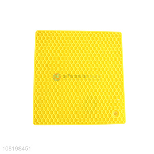 Popular products yellow silicone table mat heat resistant mat