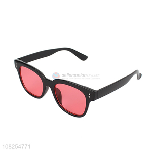 New Arrival Fashion Sunglasses Black Frame Sun Glasses