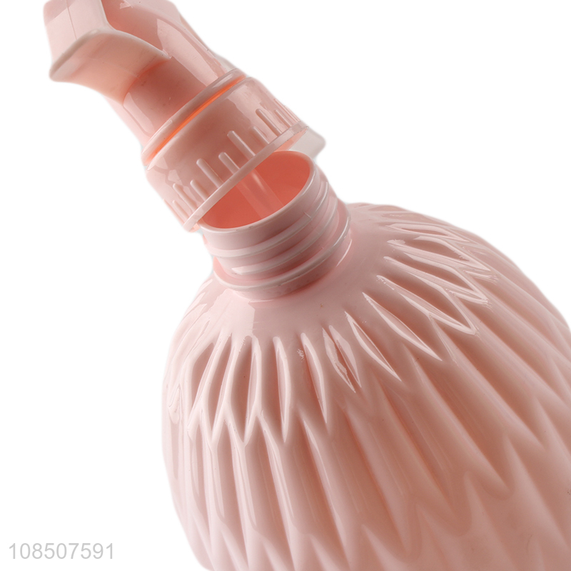 Online wholesale plastic hand pressure spray bottle for garden