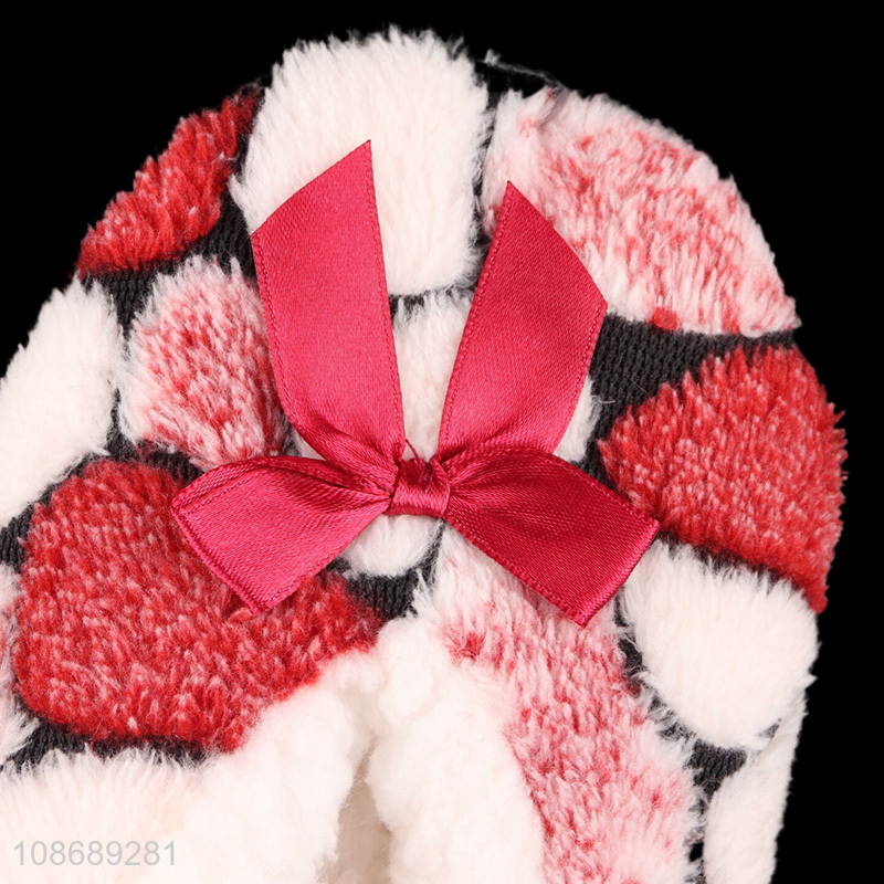 Wholesale anti-slip warm fluffy house slippers plush slippers for women