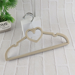 New Product Heavy Duty Plastic Velvet Clothes Hangers Heart Hangers for Kids