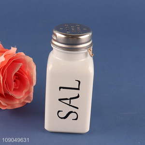 Yiwu market home kitchen glass condiment bottle salt bottle for sale